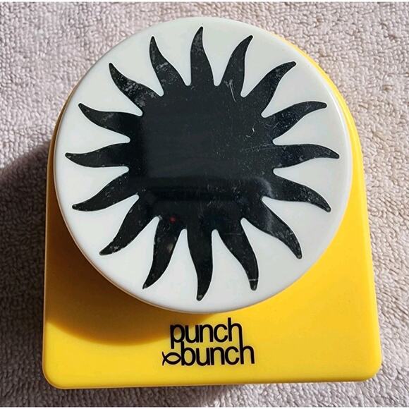 Punch Bunch SUN BURST pinwheel Shape Paper Puncher Crafts Scrapebooking - Picture 1 of 3